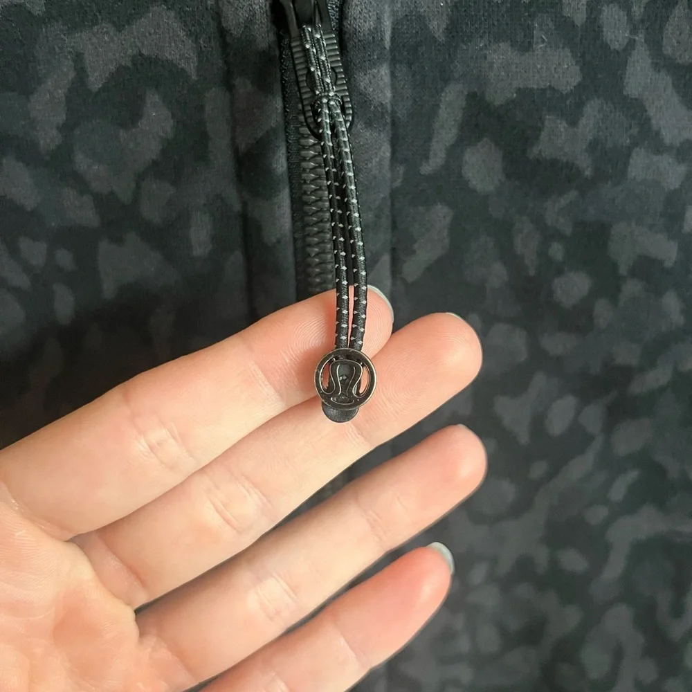 Lululemon Athletica Womens Scuba Hooded Zip Up Jacket - Black/Gray Leopard Print - Picture 5 of 11